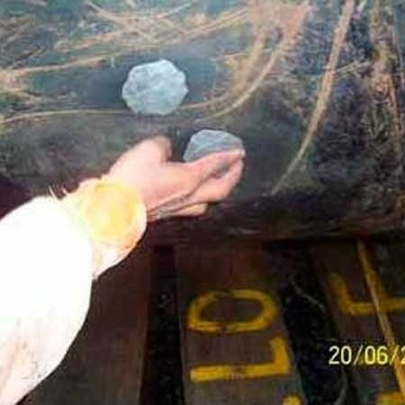 SynthoGlass ESN-202-7IN epoxy putty applied to pipe repair
